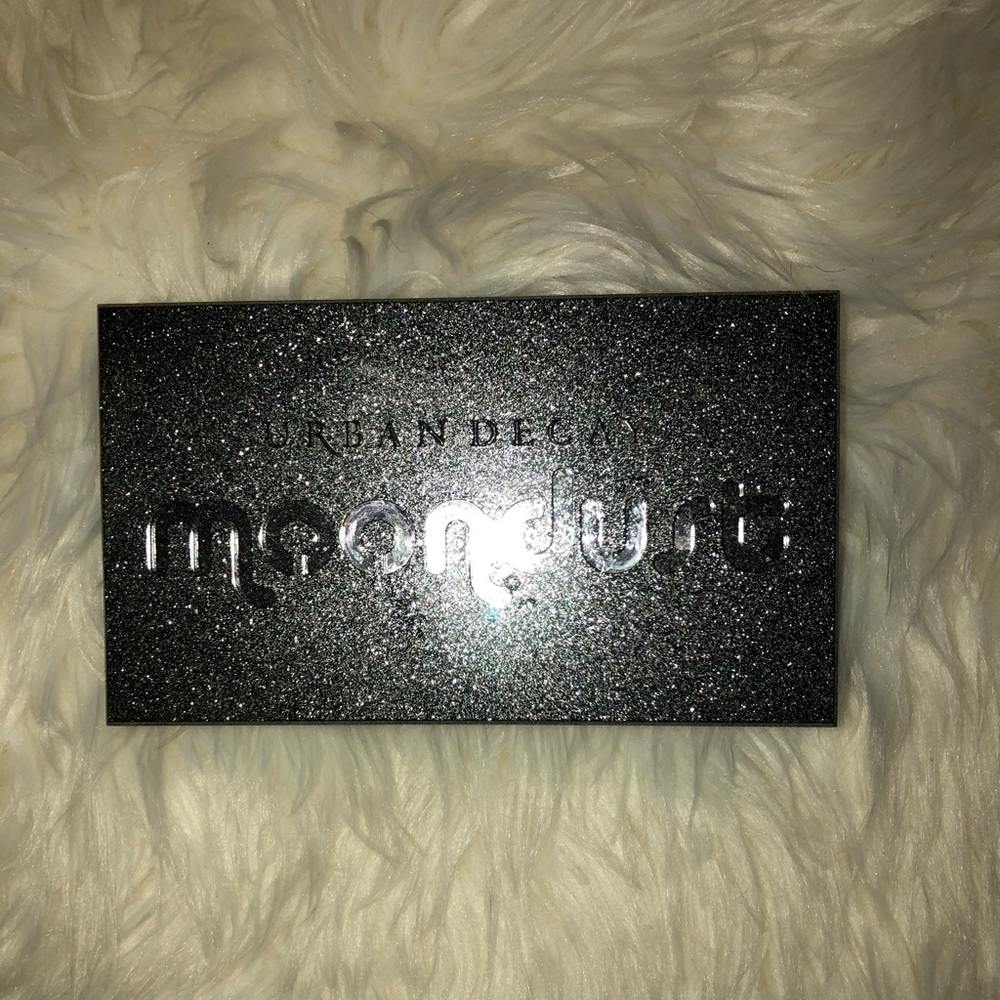 Urban decay moondust eyeshadow palette